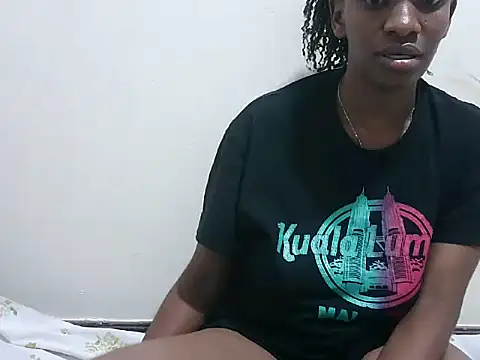 Snapshot of prettybeee chatting on October 30, 2025, 1:26 am prettybeee online show from October 30, 2025, 1:26 am