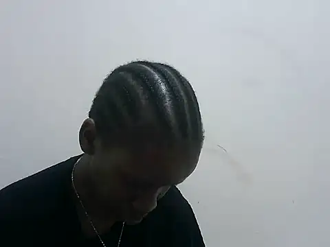 Snapshot of prettybeee chatting on December 16, 2025, 11:25 am prettybeee online show from December 16, 2025, 11:25 am