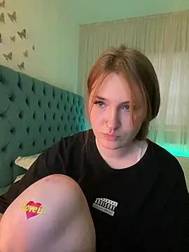 Snapshot of _Chlo__e chatting on March 1, 2025, 5:42 am Chlo e online show from March 1, 2025, 5:42 am