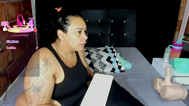 Snapshot of Sofie-Storm chatting on December 19, 2025, 11:23 am Sofie-Storm online show from December 19, 2025, 11:23 am