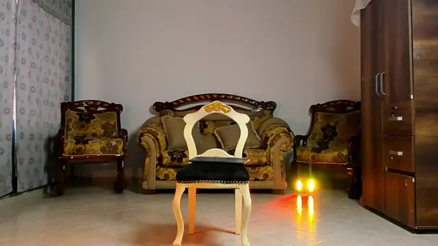 Snapshot of Nonbinaryangel_ chatting on February 14, 2025, 10:04 pm Nonbinaryangel online show from February 14, 2025, 10:04 pm