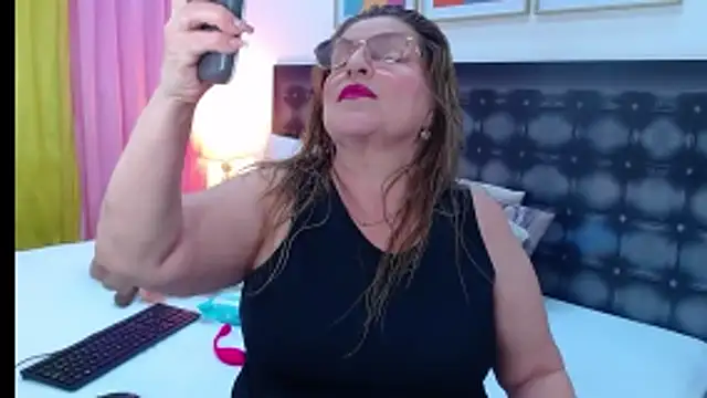 Snapshot of sandra_20 chatting on April 8, 2026, 11:12 am sandra 20 online show from April 8, 2026, 11:12 am
