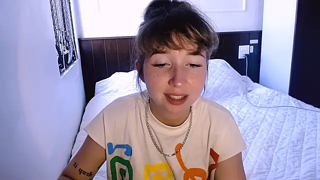 Snapshot of Cosmo_Riri chatting on March 12, 2025, 5:35 am Cosmo Riri online show from March 12, 2025, 5:35 am