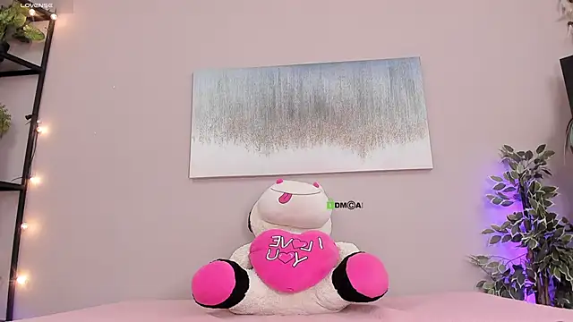 Snapshot of Briana_Wells_ chatting on October 15, 2025, 2:14 pm Briana Wells online show from October 15, 2025, 2:14 pm