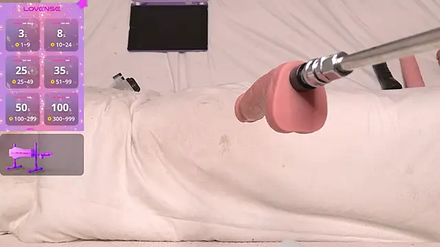 Ashley-Jack online show from December 15, 2025, 8:42 am