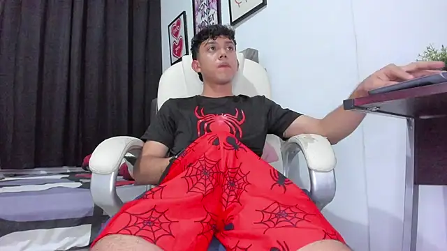 Snapshot of The_skinnyguys chatting on September 18, 2025, 10:57 pm The skinnyguys online show from September 18, 2025, 10:57 pm