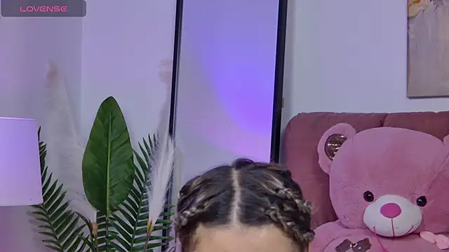 Snapshot of NicolLopeze chatting on November 19, 2025, 7:30 am NicolLopeze online show from November 19, 2025, 7:30 am