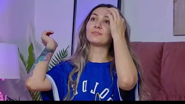 Snapshot of NicolLopeze chatting on November 27, 2025, 7:31 am NicolLopeze online show from November 27, 2025, 7:31 am