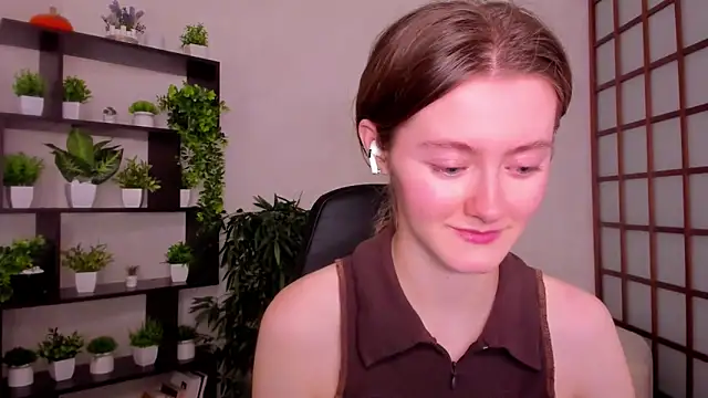 KateCuddle online show from October 16, 2025, 2:20 am