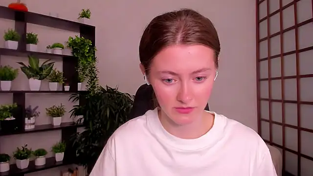 KateCuddle online show from September 26, 2025, 2:51 am