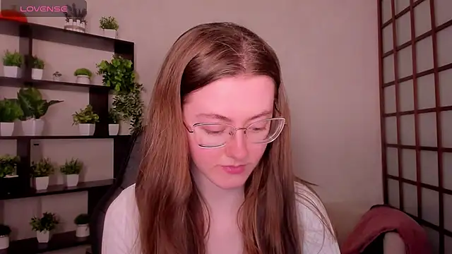 KateCuddle online show from May 14, 2026, 2:08 am