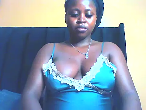 Snapshot of EboniesBelle chatting on April 17, 2026, 5:32 am EboniesBelle online show from April 17, 2026, 5:32 am