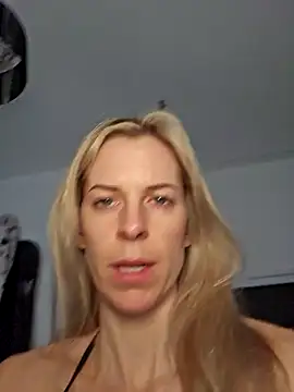 Snapshot of Amber_riivers chatting on January 31, 2025, 10:31 am Amber riivers online show from January 31, 2025, 10:31 am