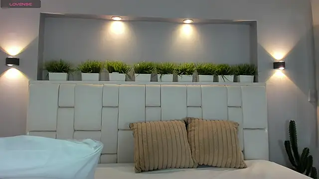 Snapshot of ValeriaGarcia chatting on February 14, 2026, 12:05 pm ValeriaGarcia online show from February 14, 2026, 12:05 pm