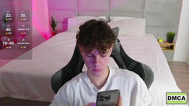 Snapshot of cute_thomas chatting on December 28, 2024, 7:33 pm cute thomas online show from December 28, 2024, 7:33 pm