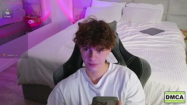 Snapshot of cute_thomas chatting on December 7, 2024, 12:57 am cute thomas online show from December 7, 2024, 12:57 am