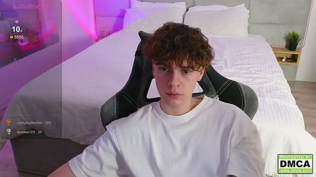 Snapshot of cute_thomas chatting on December 2, 2024, 11:46 pm cute thomas online show from December 2, 2024, 11:46 pm