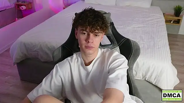 Snapshot of cute_thomas chatting on December 7, 2024, 6:10 pm cute thomas online show from December 7, 2024, 6:10 pm