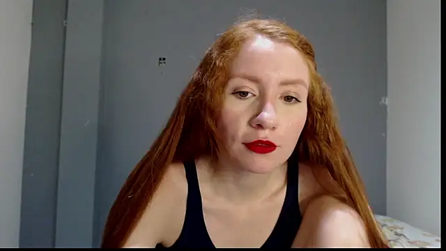 Snapshot of Ginger_giirl chatting on March 12, 2025, 11:33 pm Ginger giirl online show from March 12, 2025, 11:33 pm