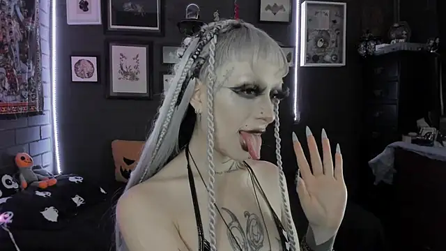 Snapshot of insania_9999_ chatting on December 17, 2025, 4:56 pm insania 9999 online show from December 17, 2025, 4:56 pm