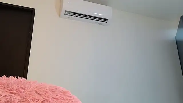 Snapshot of celeste_sea chatting on May 6, 2026, 7:18 pm celeste sea online show from May 6, 2026, 7:18 pm