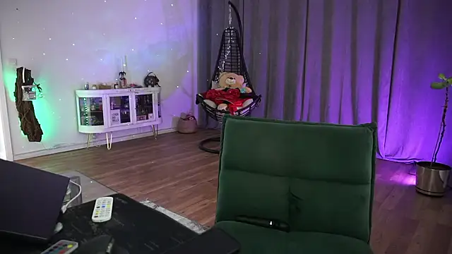 Snapshot of LaraPunkt chatting on February 20, 2026, 9:00 am LaraPunkt online show from February 20, 2026, 9:00 am