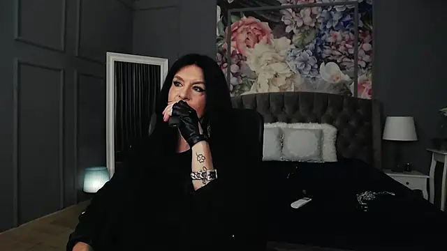 DomMelissaW online show from September 30, 2025, 7:42 pm