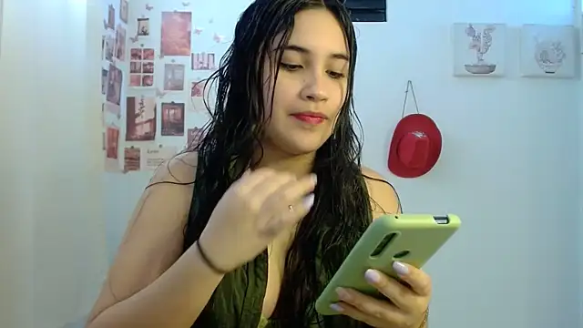 Snapshot of InocentHeaven1 chatting on May 15, 2026, 12:47 pm InocentHeaven1 online show from May 15, 2026, 12:47 pm