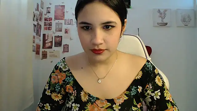 Snapshot of InocentHeaven1 chatting on June 18, 2026, 12:43 pm InocentHeaven1 online show from June 18, 2026, 12:43 pm