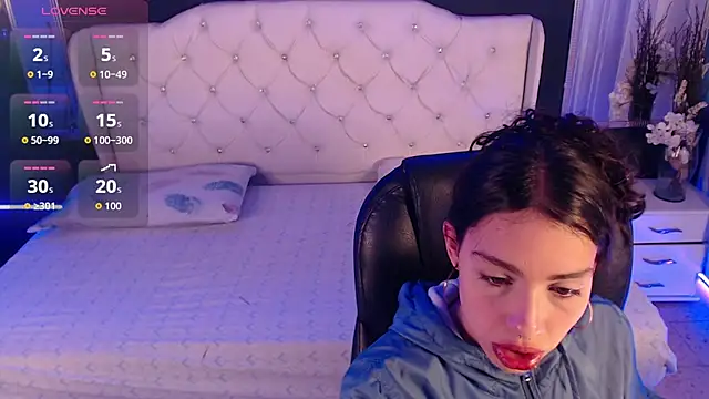 Snapshot of LiaVillalobos chatting on October 4, 2025, 12:28 pm LiaVillalobos online show from October 4, 2025, 12:28 pm