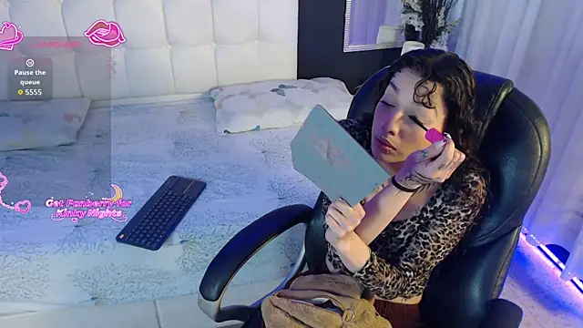 Snapshot of LiaVillalobos chatting on December 16, 2025, 1:59 pm LiaVillalobos online show from December 16, 2025, 1:59 pm