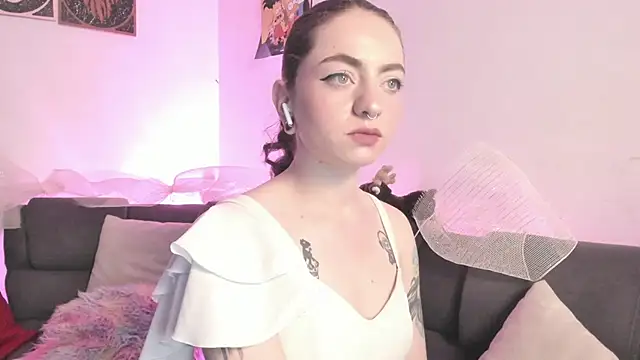 Snapshot of Agathaks chatting on December 20, 2025, 11:29 pm Agathaks online show from December 20, 2025, 11:29 pm