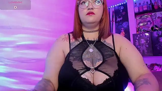  Ali Brinck  online show from May 3, 2026, 1:33 am