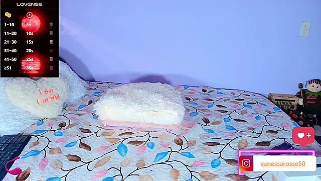 Snapshot of Julieth_Rossi chatting on September 17, 2025, 10:12 pm Julieth Rossi online show from September 17, 2025, 10:12 pm