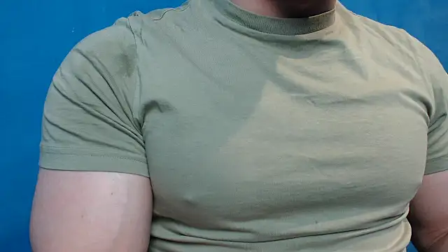 Snapshot of alex_blu chatting on April 18, 2026, 12:07 pm alex blu online show from April 18, 2026, 12:07 pm