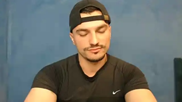 Snapshot of alex_blu chatting on April 17, 2026, 4:54 pm alex blu online show from April 17, 2026, 4:54 pm
