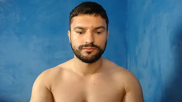 Snapshot of alex_blu chatting on June 11, 2026, 12:32 am alex blu online show from June 11, 2026, 12:32 am