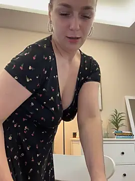 Snapshot of Janeee chatting on February 6, 2025, 9:43 am Janeee online show from February 6, 2025, 9:43 am