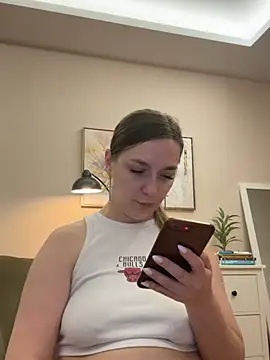 Snapshot of Janeee chatting on February 5, 2025, 6:48 pm Janeee online show from February 5, 2025, 6:48 pm