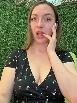 Snapshot of Janeee chatting on February 15, 2025, 10:33 am Janeee online show from February 15, 2025, 10:33 am