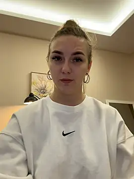 Snapshot of Janeee chatting on January 20, 2025, 10:07 am Janeee online show from January 20, 2025, 10:07 am