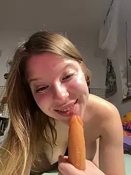 Snapshot of kimczii chatting on February 23, 2026, 7:20 am kimczii online show from February 23, 2026, 7:20 am