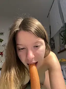 kimczii online show from March 25, 2026, 7:19 am