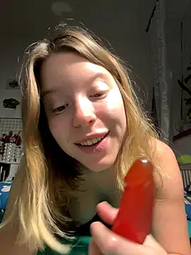 kimczii online show from November 14, 2025, 7:23 am