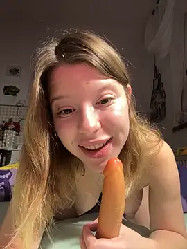 Snapshot of kimczii chatting on February 20, 2026, 7:21 am kimczii online show from February 20, 2026, 7:21 am