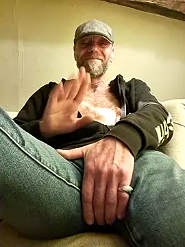 Snapshot of eddouxxx78 chatting on February 8, 2025, 7:16 pm eddouxxx78 online show from February 8, 2025, 7:16 pm