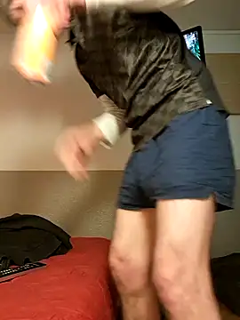 Snapshot of eddouxxx78 chatting on December 11, 2024, 4:31 pm eddouxxx78 online show from December 11, 2024, 4:31 pm