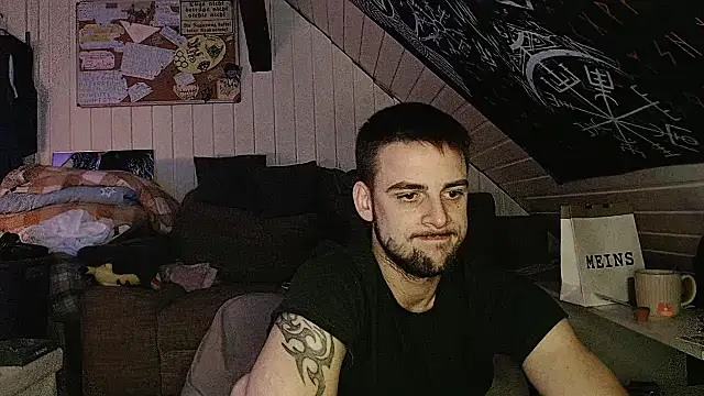 Snapshot of Youngtimer_1997 chatting on December 18, 2025, 2:16 am Youngtimer 1997 online show from December 18, 2025, 2:16 am