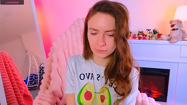 Snapshot of ___Emily___ chatting on March 10, 2025, 7:33 am Emily online show from March 10, 2025, 7:33 am