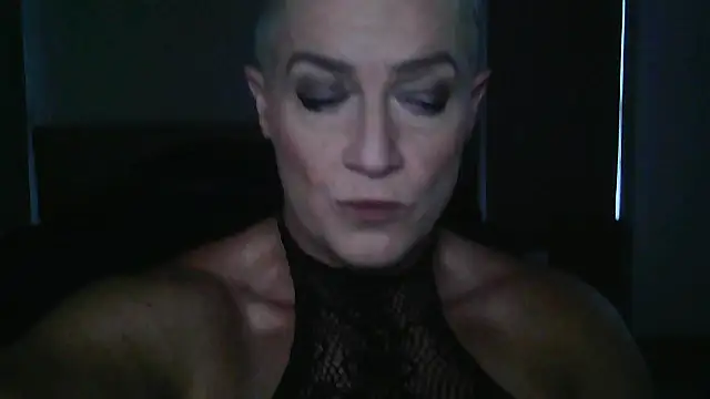 Snapshot of Devon2020 chatting on November 22, 2025, 10:58 am Devon2020 online show from November 22, 2025, 10:58 am